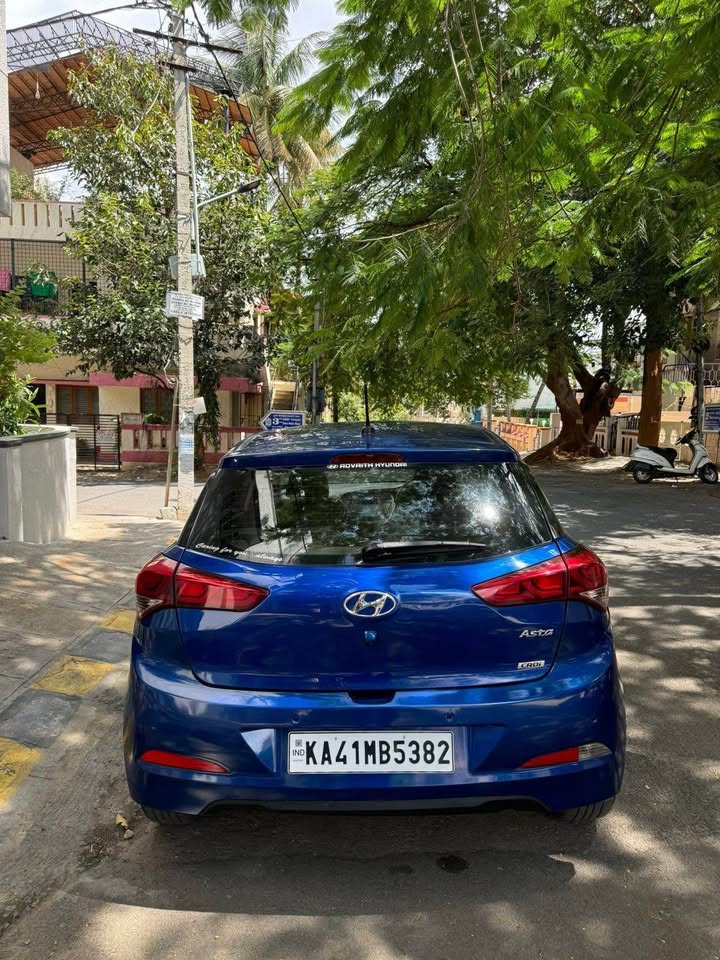 π Hyundai i20 Asta (O) 2018 Model for Sale in Bangalore β Top-End, Lady-Driven, Well-Maintained 5 i20 Asta diesel price in Bangalore