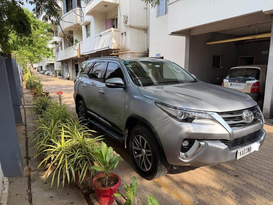 Toyota Fortuner Sigma4 Z4 4x4 Automatic for Sale in Bangalore – Single Owner, Showroom Maintained 5 Toyota Fortuner Single Owner Bangalore