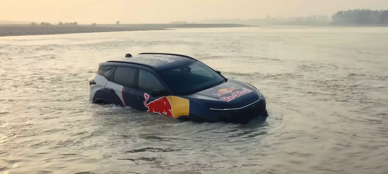 whatsapp-image-2025-12-07-at-90258-am-6934f6e46cd6a Tata Harrier Water Fording Test