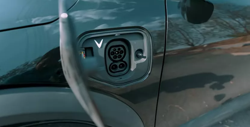 VinFast VF6 Pros and Cons: Is This New Electric SUV Actually Worth Buying? 4 VinFast VF6 charging port real world range