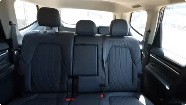 MG Majestor Interior Review: Space, Features & Ownership Programme 4 mg majestor 7 seater second row passenger space and ac vents